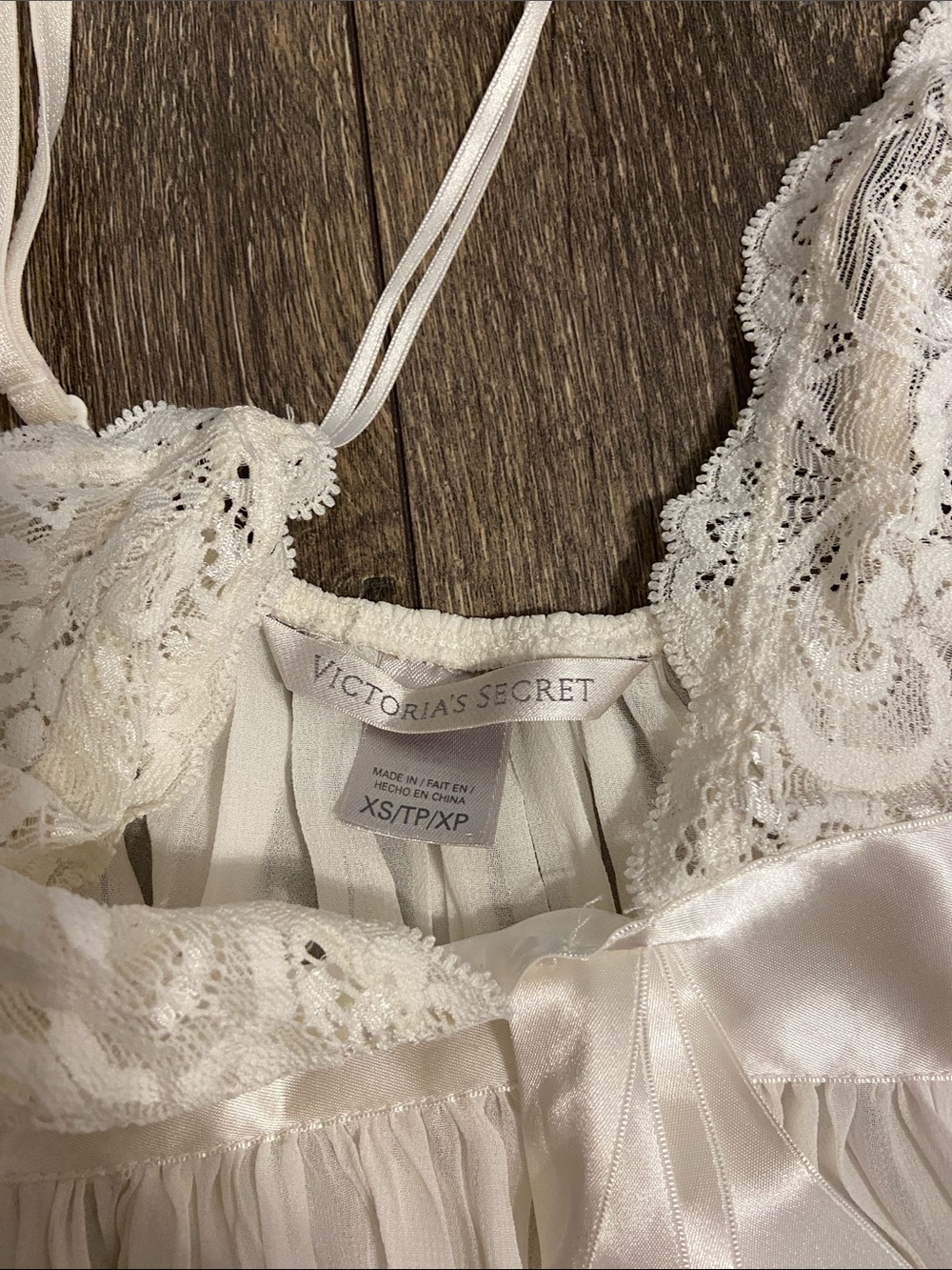 Victoria's Secret Ivory Lace & Satin Babydoll Chemise - Picture 3 of 4